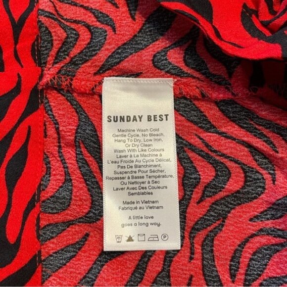 Sunday BEST Aritzia Gemma ruffle zebra print shorts - Picture 7 of 8